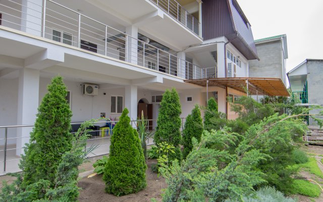 Solnechnaya 7 Guest House