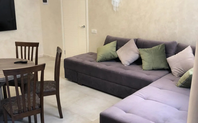 Etazh v elitnom dome Private house