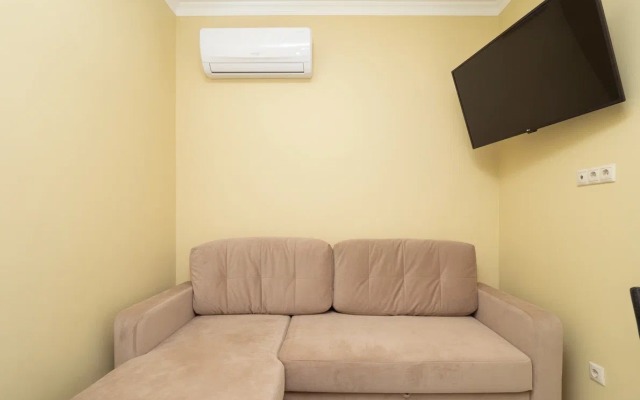 U Morya S Basseinom V ZhK Solnechnyij Apr42 Apartments