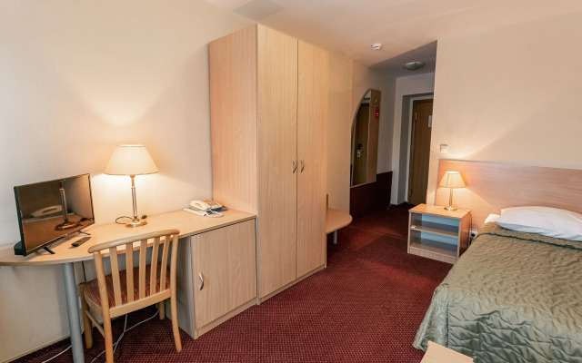 Отель Академическая