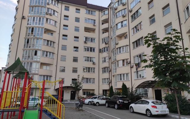 Raidas na Oranzhereynoy 22/2 Flat