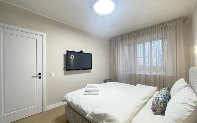 2-komnatnye HomeApart Surganova, 80 Apartments