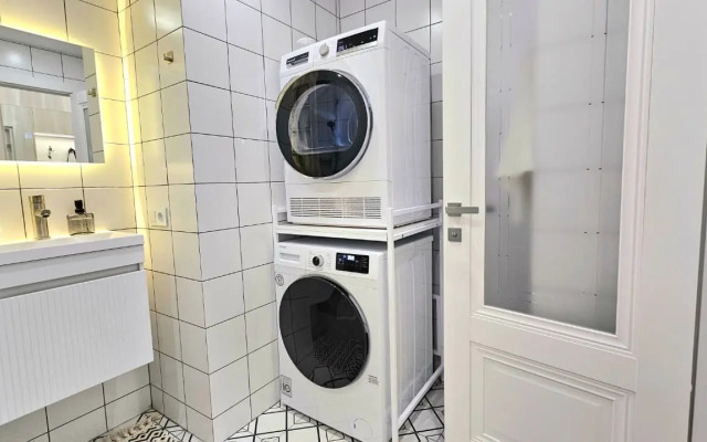 U Ozera Kaban: Stilny Remont I Idealnoye Raspolozhenie! Flat