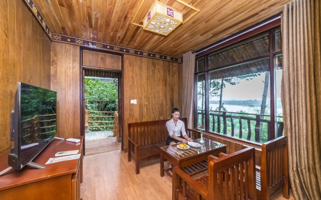 Sankofa Village Hill Resort and Spa Hotel