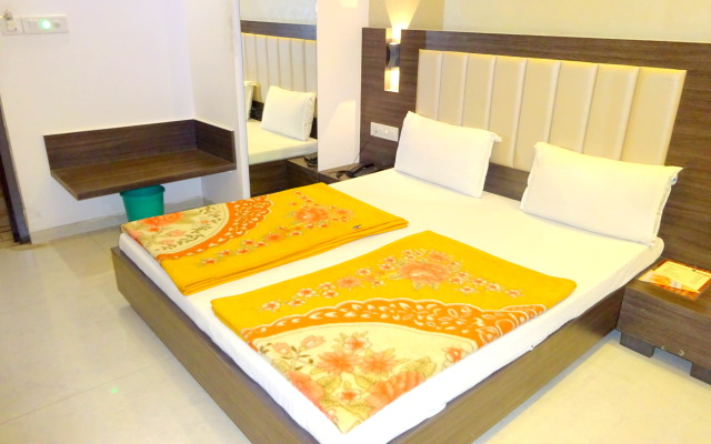 Отель Sunrise Palace by Sky Stays