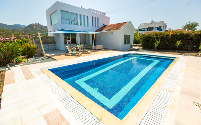 Med Coast Deluxe Villa