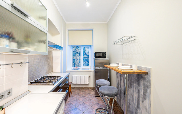 Апартаменты на Моисеенко 4