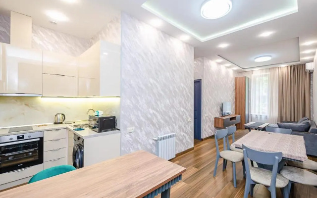 15 Prekrasnaya S Novym Remontom V Tsentre Goroda Flat