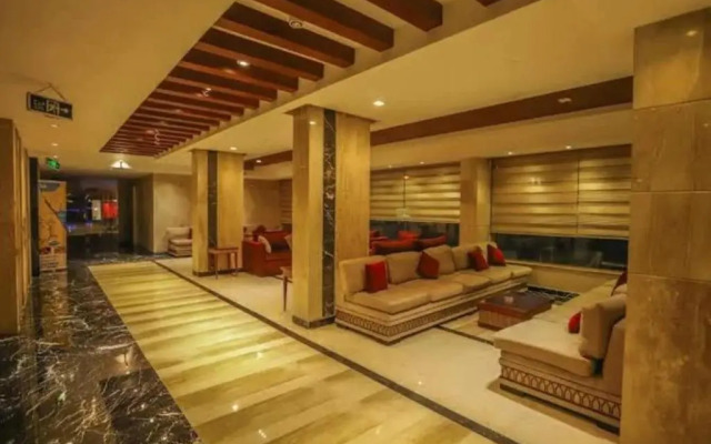 Отель Aura Inn Tiba Pyramids