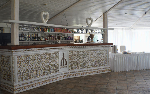 Pribrezhnyij Yarburg Park Hotel