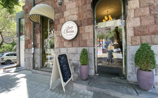 2-K, Ulitsa Amiryana, Am104 Flat