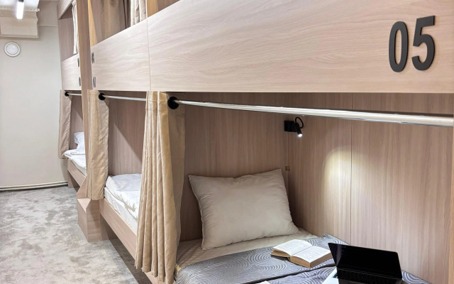 Luxx Aparts Hostel