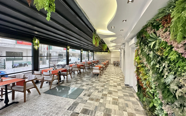 BLOOMTALYA Hotel