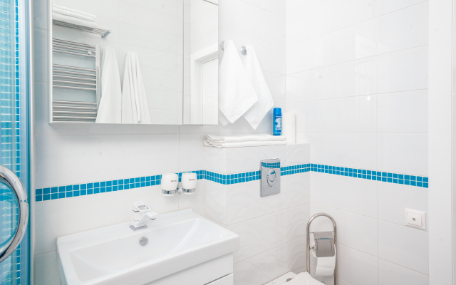 CHetyrekhmestnye Uluchshennye Studio Apartments