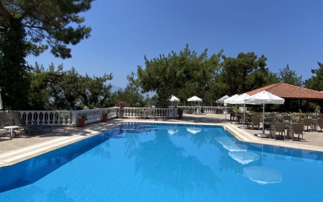 Pine Club Apart Hotel