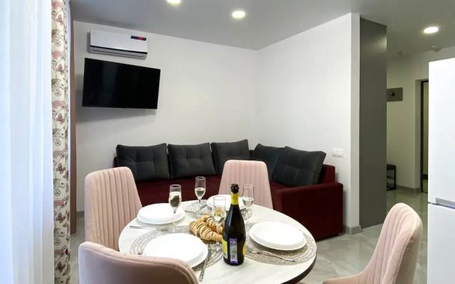 Апартаменты с двумя кроватями, балконом и ванной, 17 этаж