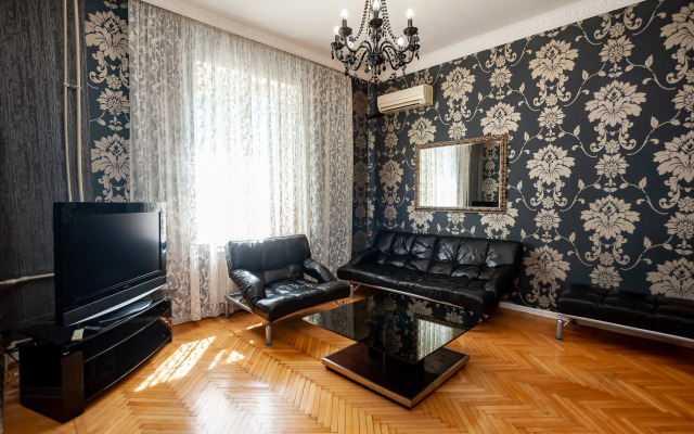 Квартира в центре Краснодара с бесплатной парковке