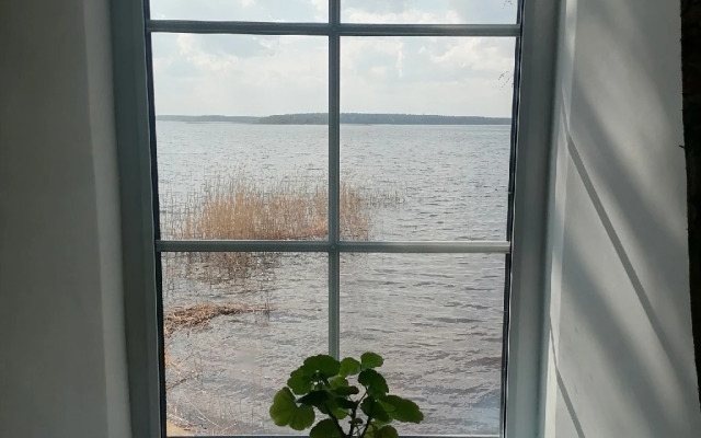 Частный дом Дом с мезонином на озере Селигер