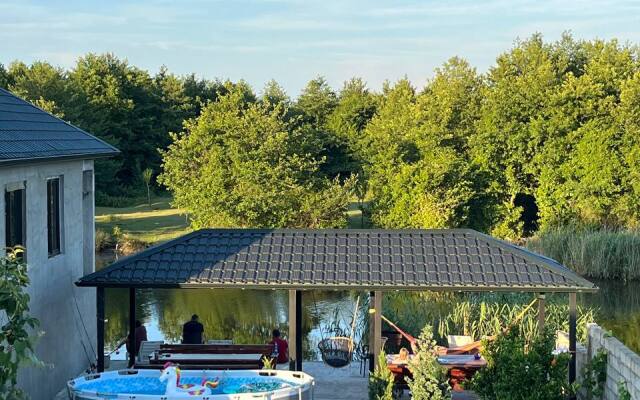 Riverside Cottage Poti Hotel