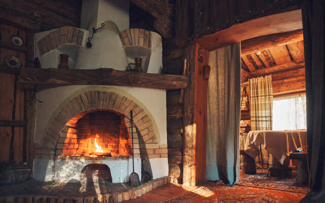 Shale Zaimki Boutique Hotel