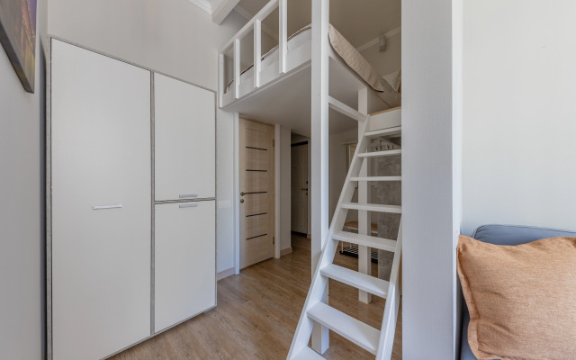 Dvuhurovnevaya S Parkovkoj V Tsentre Flat