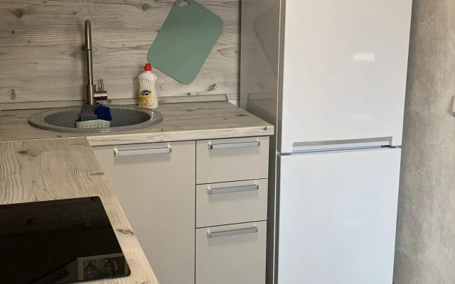 V Novostroyke V Spalnom Rayone Flat