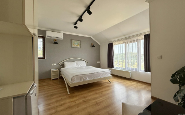 Aphra at Tbilisi Sea Hotel