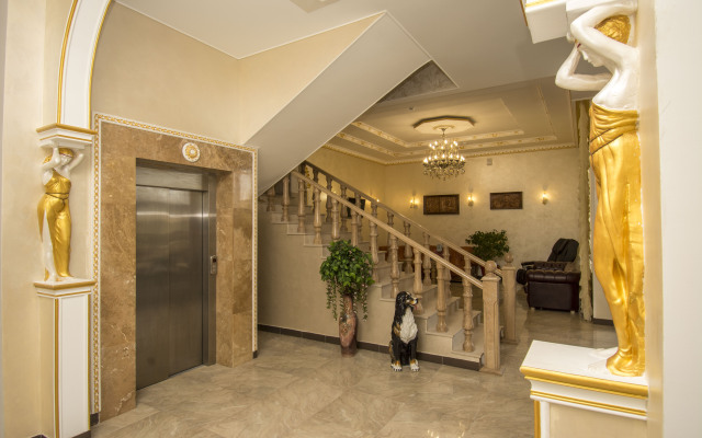 Grand Noy Hotel