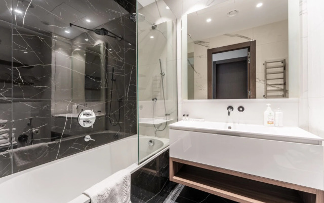 Апартамент на 63 этаже с видом на башни