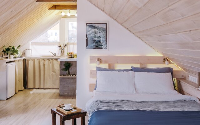 Гостевой Дом с Кипарисами в горах с видом на море