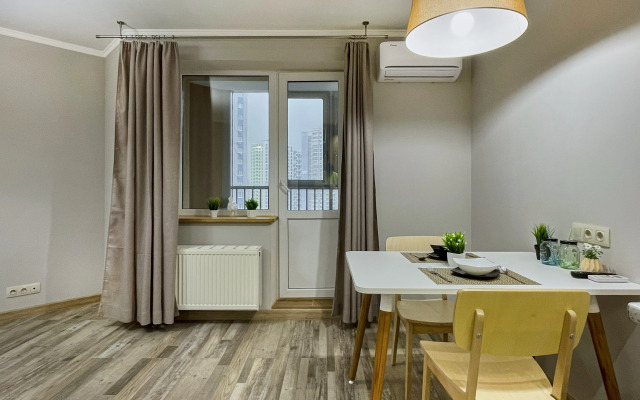 Квартира Уютная и Стильная Студия с Кондиционером в Доме Бизнес-Класса