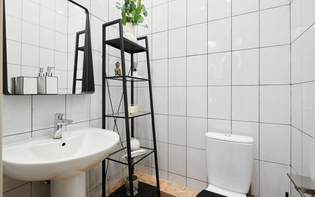 Квартира GM Apartments Двухуровневая с мансардой у Патриарших Прудов