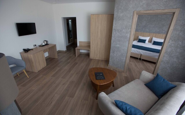 Planeta IQ Hotel