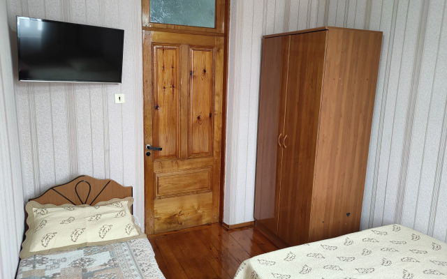 U Khanumy Guest House