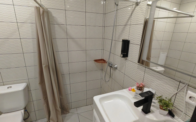 Апартаменты Удивительная Студия №1 на Нефтезаводской 25