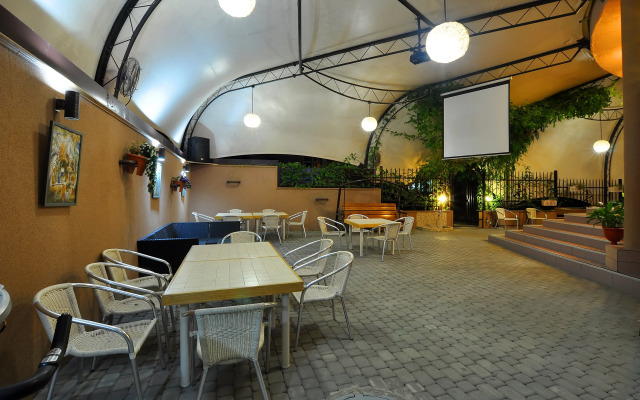 Отель Комплимент