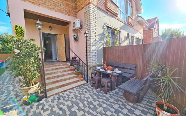 Otdelnyj Kottedzh Kubanskij Dvorik 3 Guest house