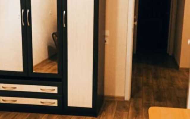 Tryokhkomnatnaya Na Absalyamova 23 Apartments
