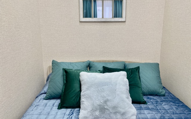 Topaz, Zakrytyy Dvor, Ryadom TTS Kristall Apartments
