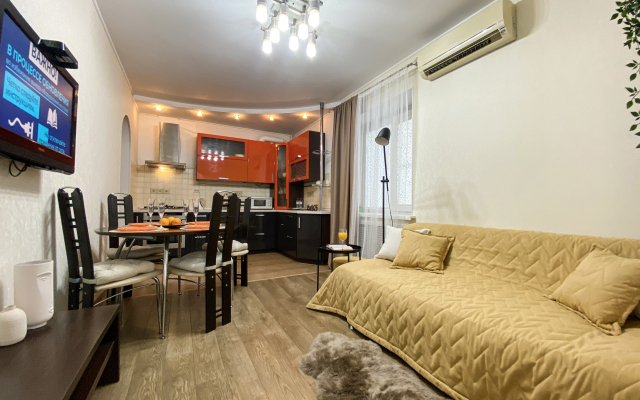 Stilnaya Kvartira Vozle Komsomolskogo Parka By Sutki26 Apartments