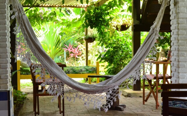 Village do Dendê Garden Guesthouse and Bungalows Hotel
