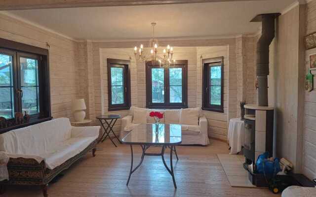 Gostevoy Dom Ilyinskoye 77 Private House