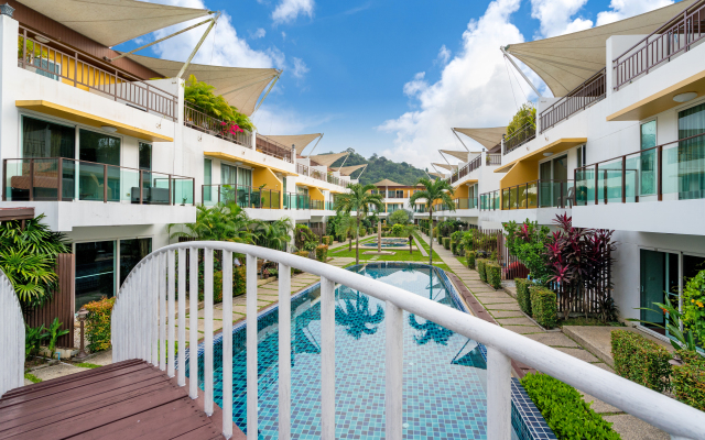 Mountain View near Beach with Terrace & Pool Villa