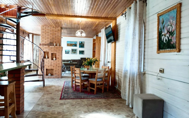 Oreshek Guest House