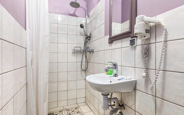 U Doma Knigi Furnished rooms