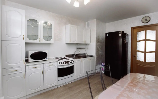 Prostornaya Dvukhkomnatnaya Flat
