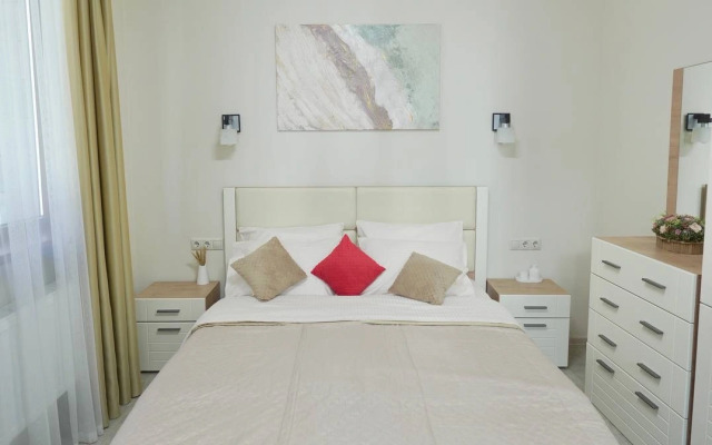 Квартира Двухкомнатная напротив ТЦ Горки Город