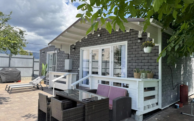 Частный Дом 550 с Тёплым бассейном Сауна Мангал Голубая Бухта