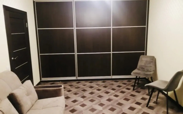 Kvartira Na Shipilovskoy 1 Minuta Peshkom (1) Apartment