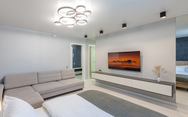 Квартира Уютная 1-к в географическом центре на Панова 50